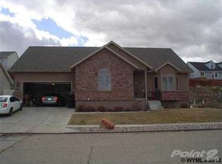 215 Wood Ridge Ln, Evanston, WY 82930