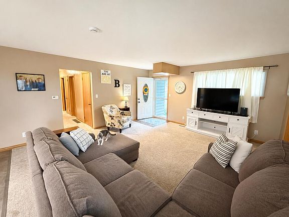 4th image of 716 16th St