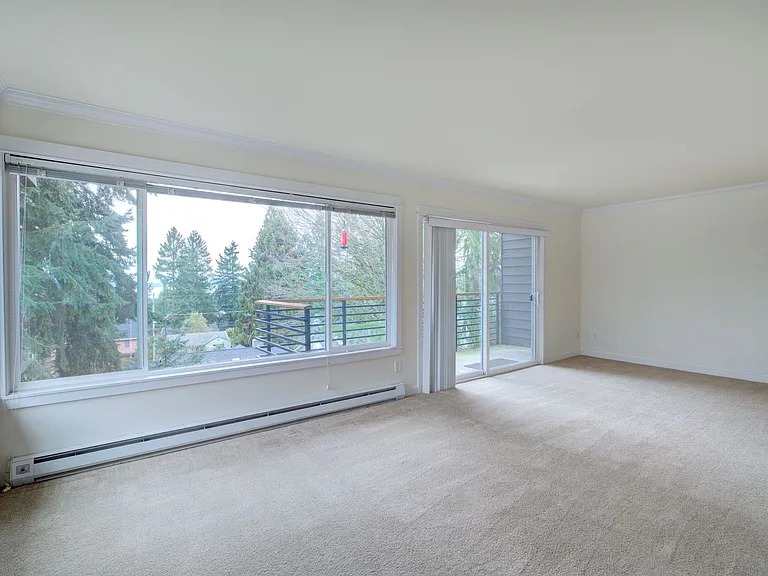 11525 Greenwood Ave N #401 — Photo 11