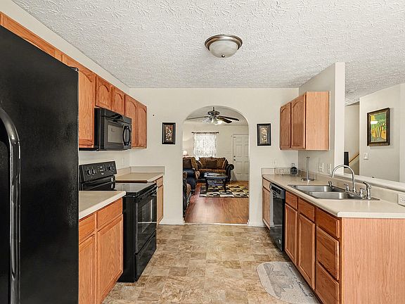 5th image of 3004 Forrestal Dr