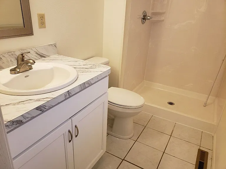2212 Glenwood Cir — Photo 20