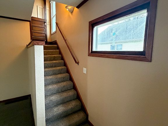 4th image of 1125 10th St NW