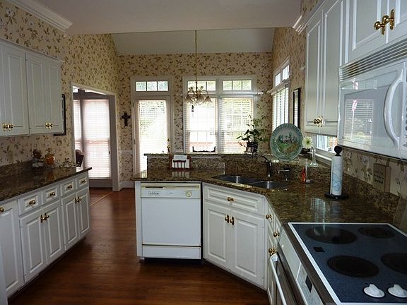 5th image of 226 Willow Leaf Ct