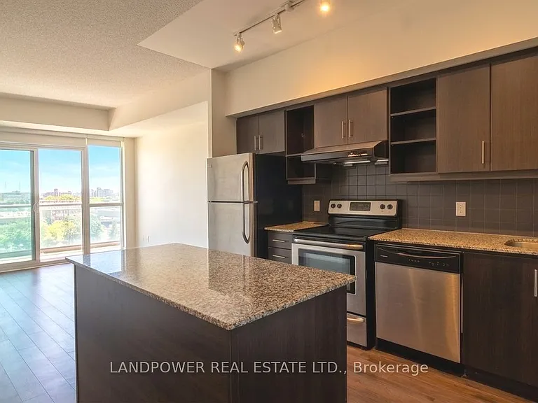 35 Brian Peck Cres #916 — Photo 3
