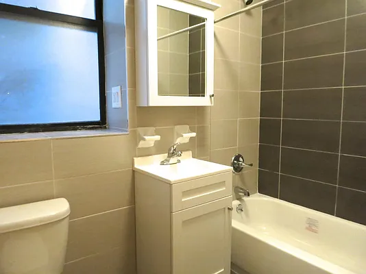 Rented by Bohemia Realty Group | media 7