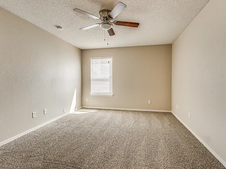 14240 Gil Reyes Dr — Photo 12