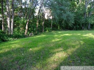917 W River Rd, Champlin, MN 55316