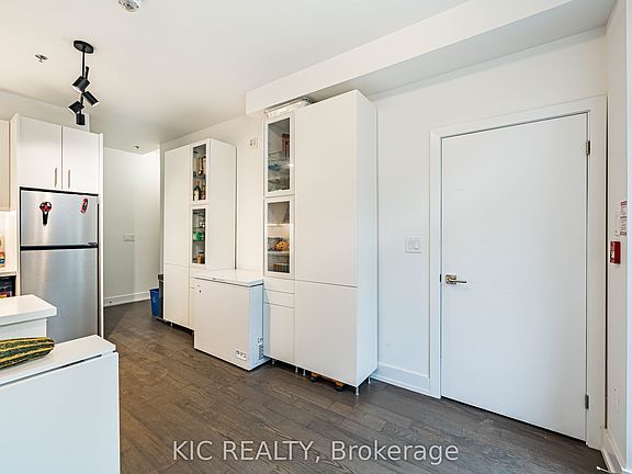 5th image of 1183 Dufferin St #111