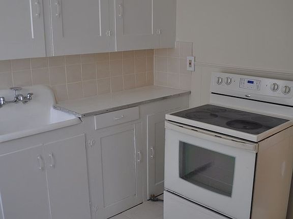 4th image of 3720 Walter Ave #2