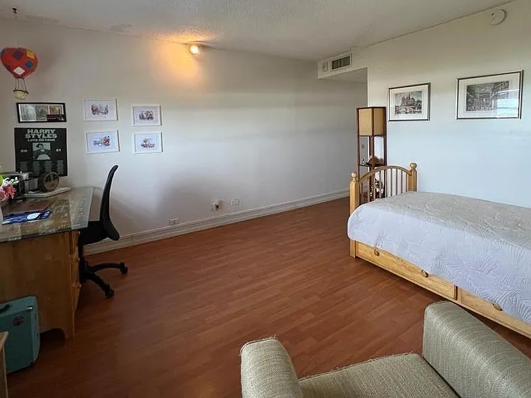 800 NE 195th St #605 — Photo 35
