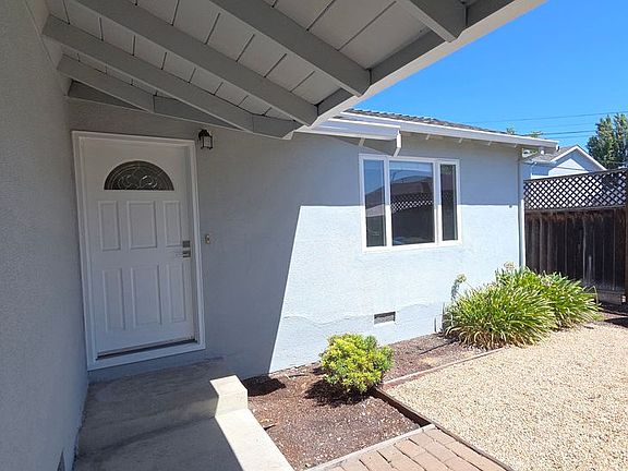 2nd image of 2965 Millar Ave