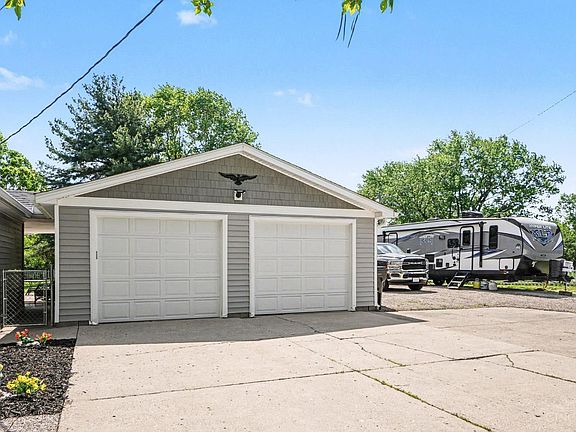 3rd image of 7489 Kaiser Dr