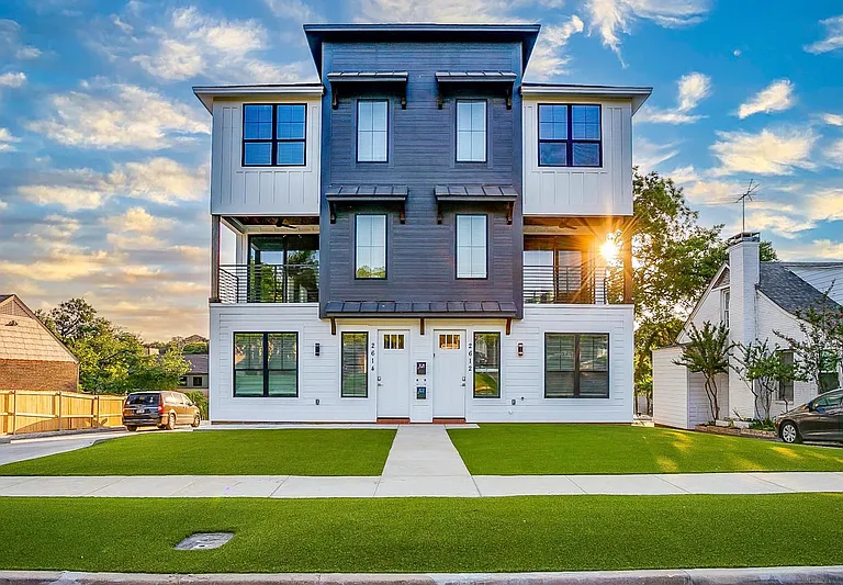 2612 Forest Park Blvd — Photo 1