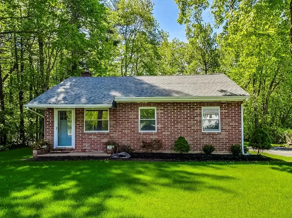 645 Pleasant St, Stoughton, MA 02072