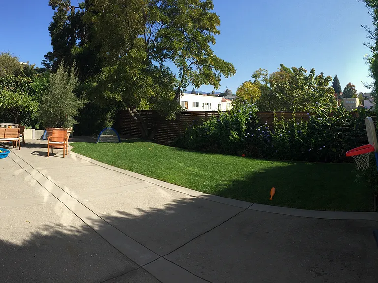 Merritt Ave — Photo 45