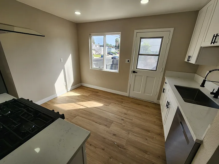 6106 Severin Dr — Photo 9