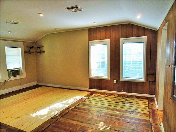 3rd image of 1843 Kenilworth St