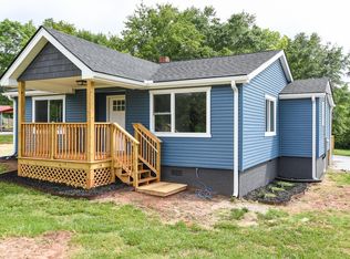111 Hilltop Dr, Travelers Rest, SC 29690