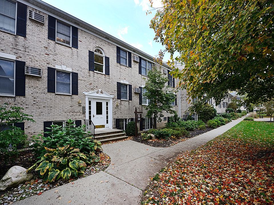1st image of 32 Charles St