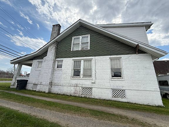 2nd image of 1007 Main St E