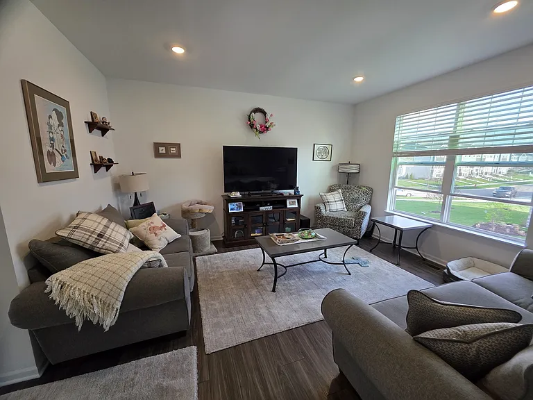 1033 Atterberg Rd — Photo 6