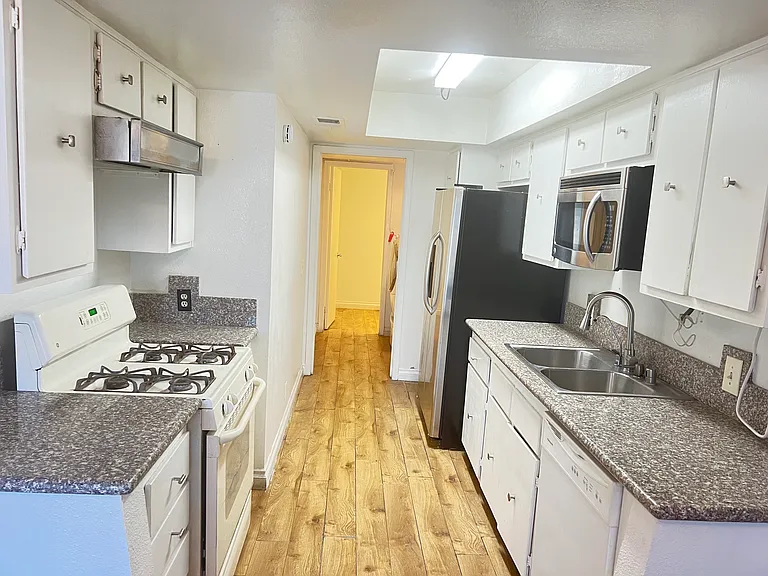 4519 Buena Vista Dr — Photo 8