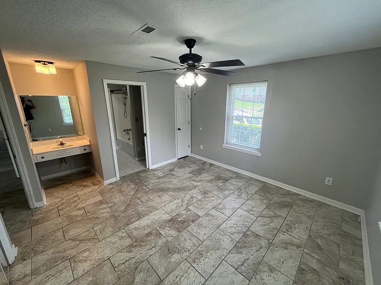1705 Springview Ln — Photo 10