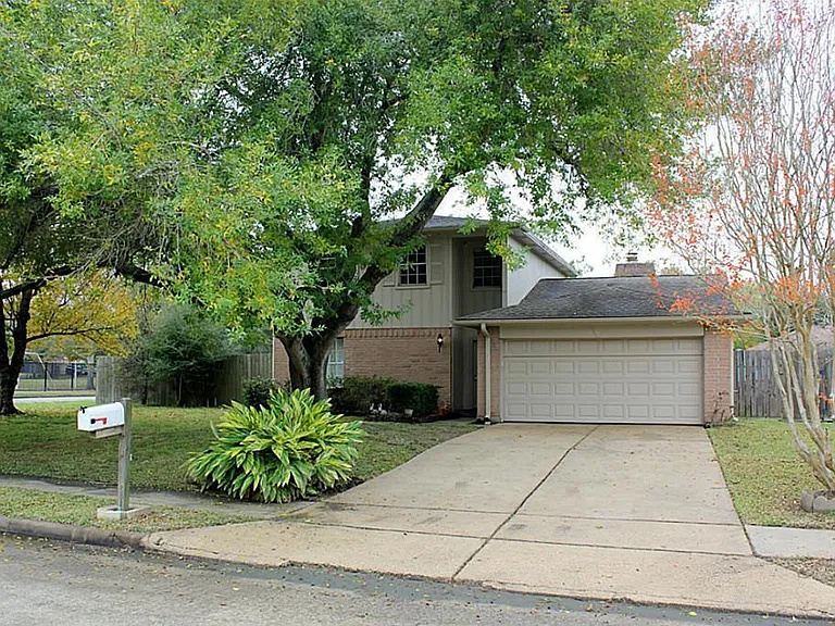 5614 Country Green St — Photo 1
