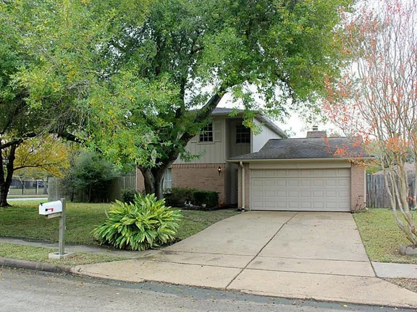 5614 Country Green St, League City, TX 77573