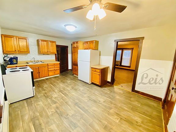 2nd image of 59 1/2 E Dayton St #2UPPER