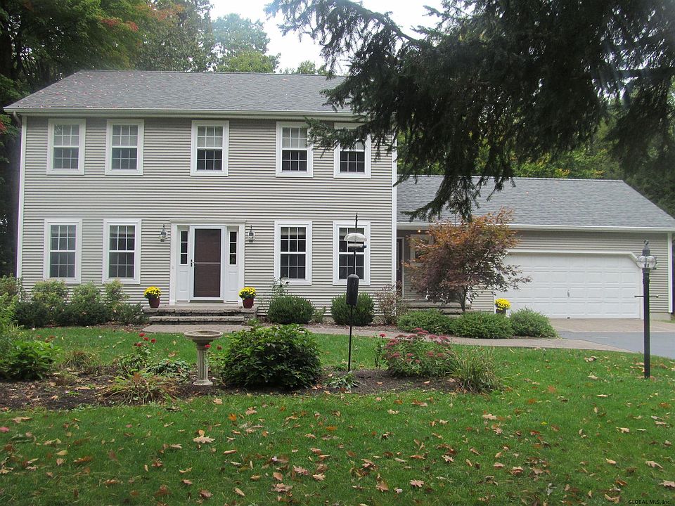 1st image of 7 Kendall Pl