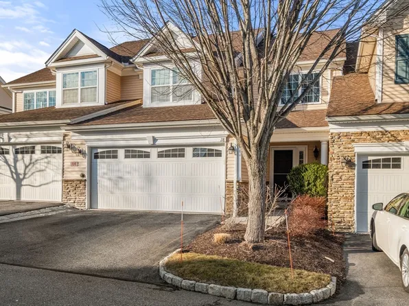 28 Bowood Ln #28, Marlborough, MA 01752