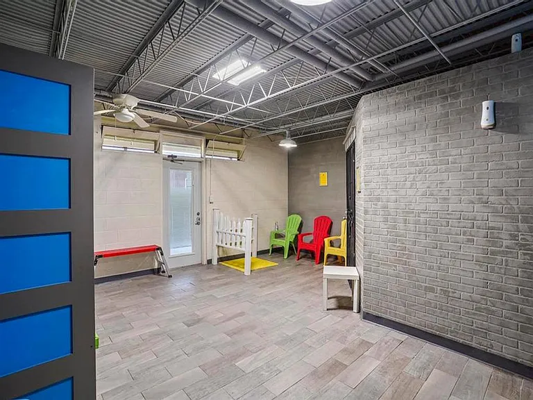 Dog washing room entrance at Kearney Apartment Homes.