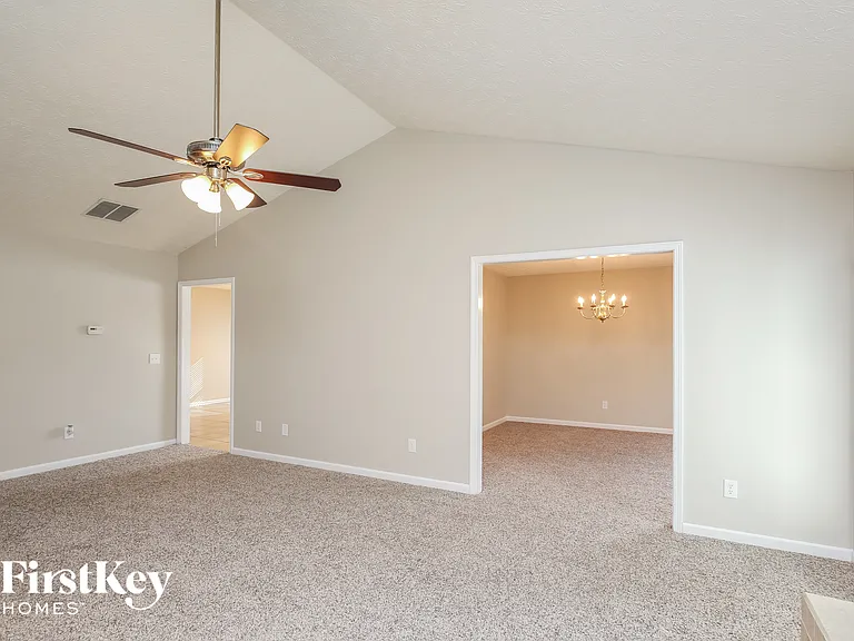 1500 Summer Lake Ter — Photo 3