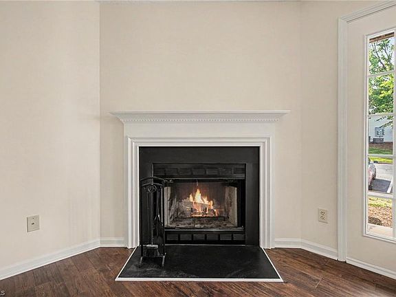 4th image of 7137 W Friendly Ave APT A