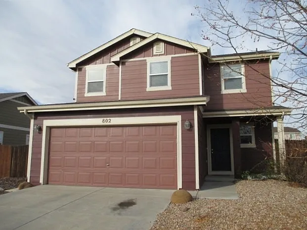 802 Sunrise Dr — Photo 1