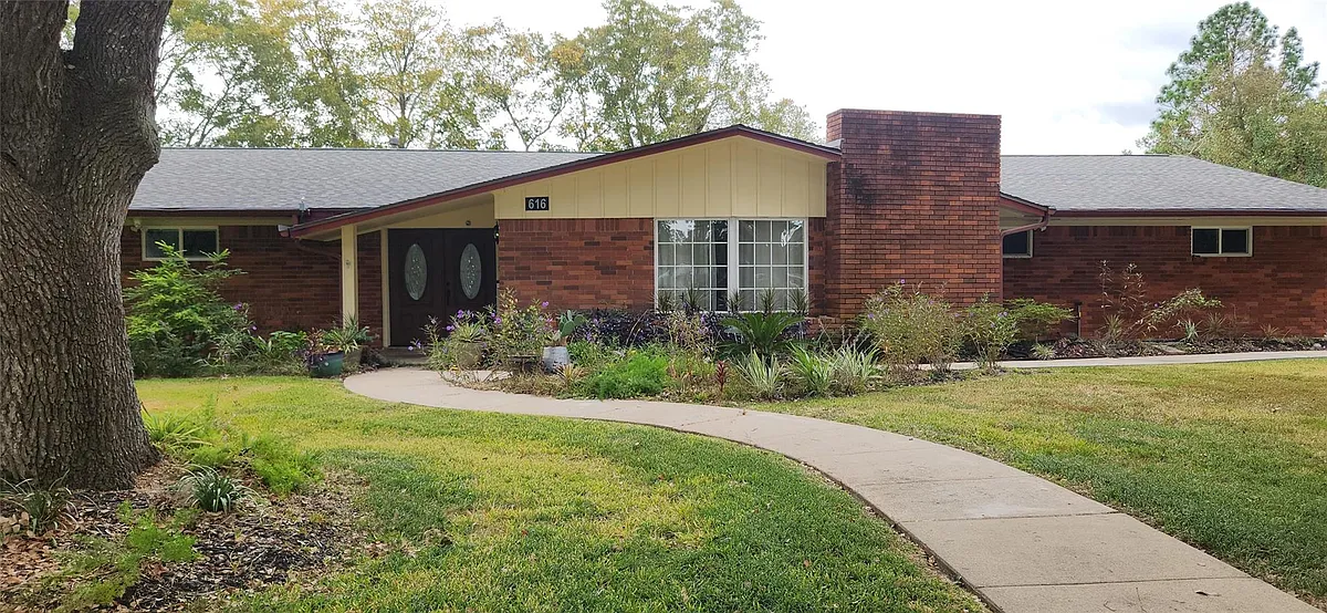 Building Photo - 616 Cannan Dr