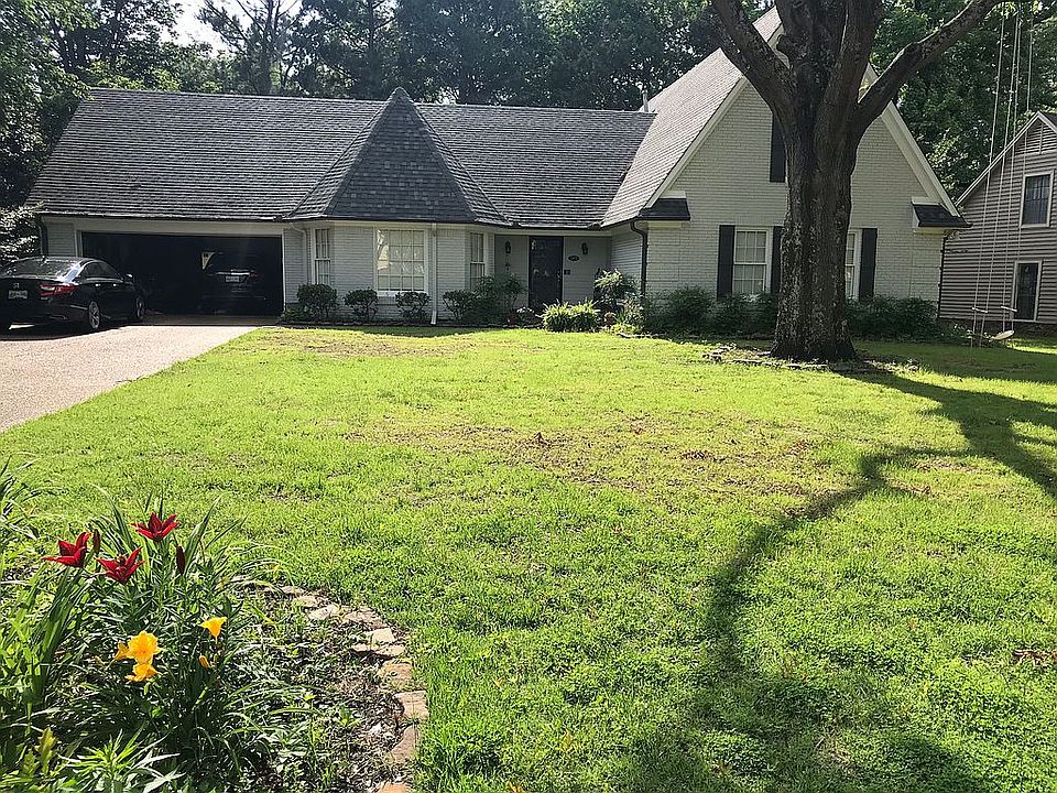 1st image of 2475 Stratfield Dr