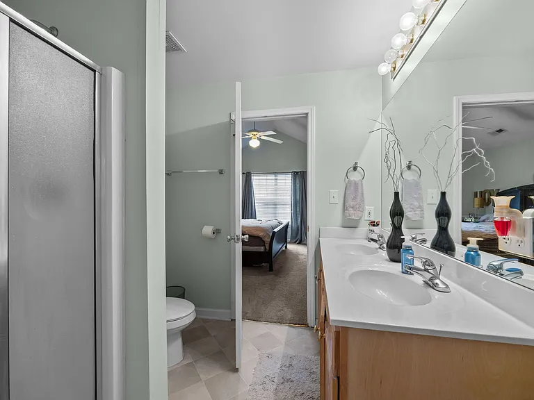 949 Pensford Dr — Photo 15