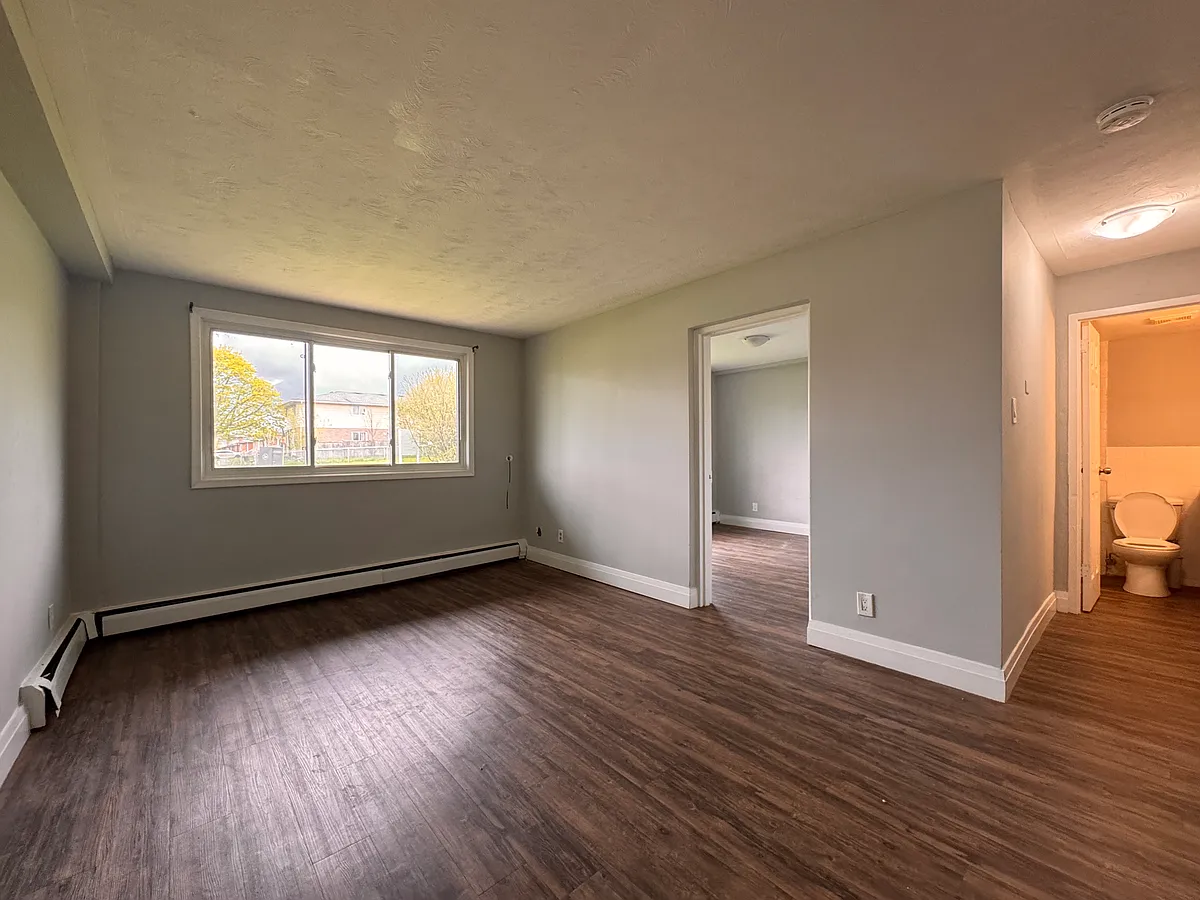 Building Photo - 141 Linnwood Ave #2