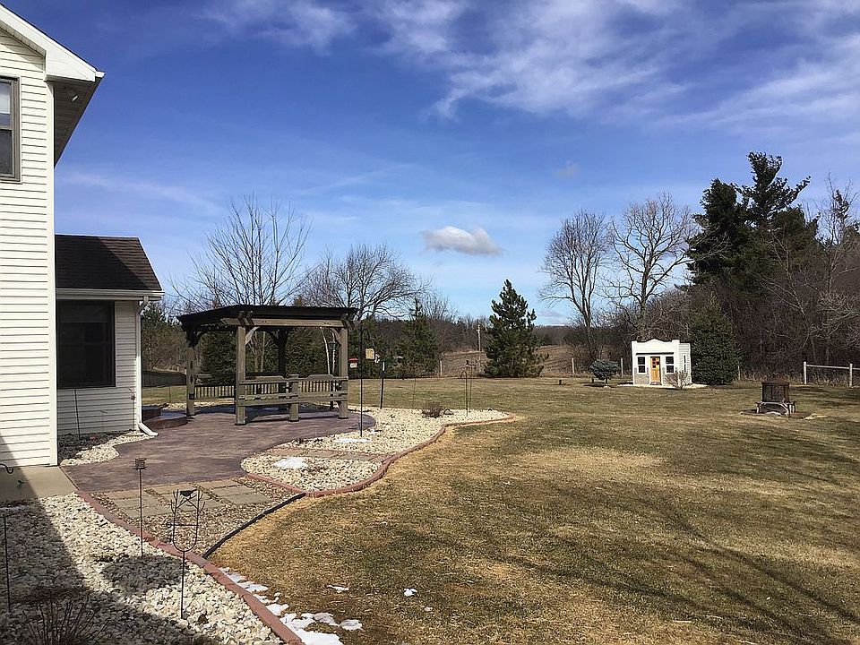 2nd image of W6160 Kettle Moraine Dr