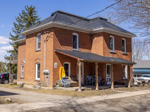 24 Perth St, Rideau Lakes, ON K0G 1V0