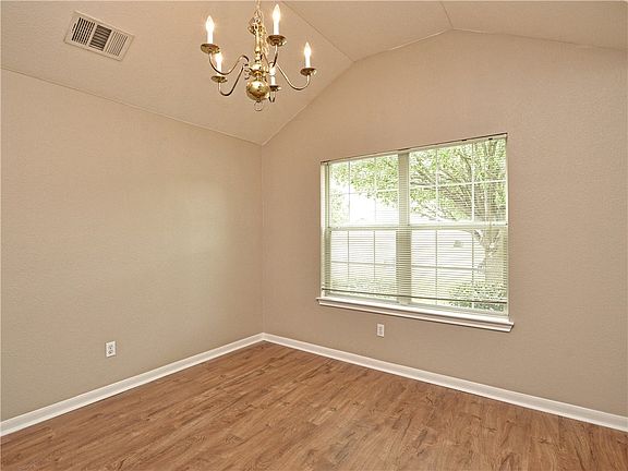 5th image of 104 Hanstrom Dr