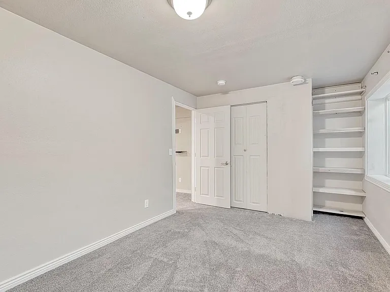 6442 Silverwind Cir — Photo 30
