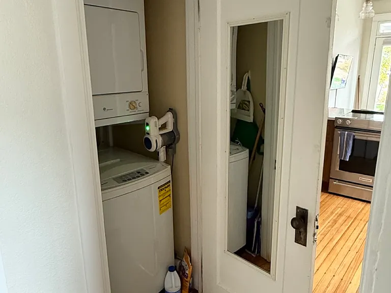 1573 N Hooker St — Photo 11