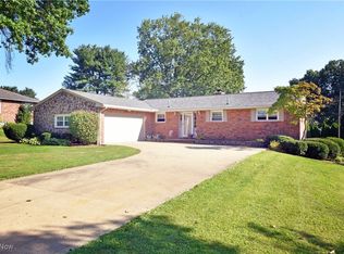 2685 Chaucer Dr NE, Canton, OH