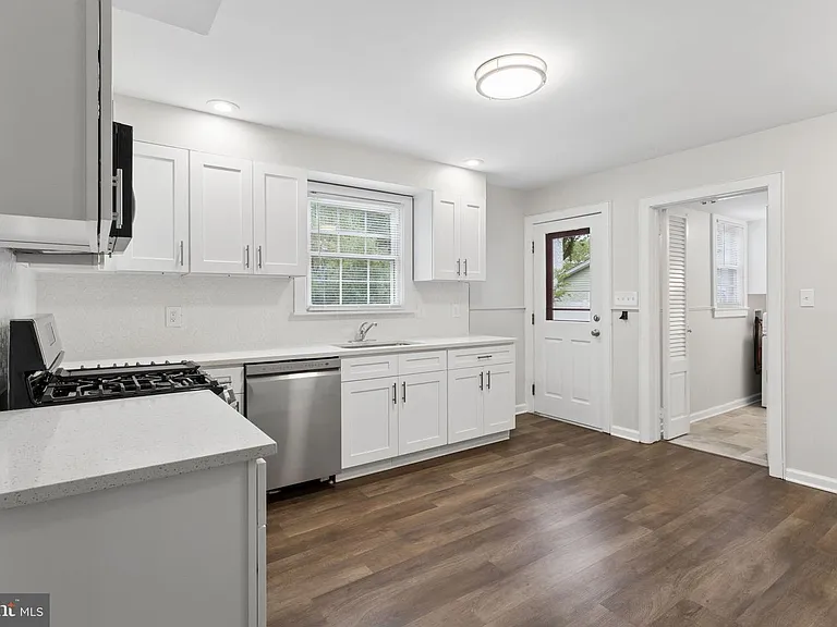 127 Bell Ave — Photo 8