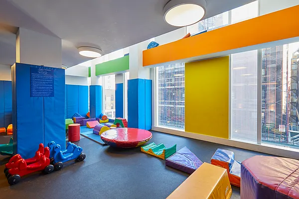 Rented by Vornado Realty Trust | media 37