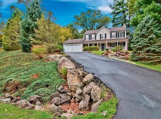 5165 Hilltop Cir, East Stroudsburg, PA