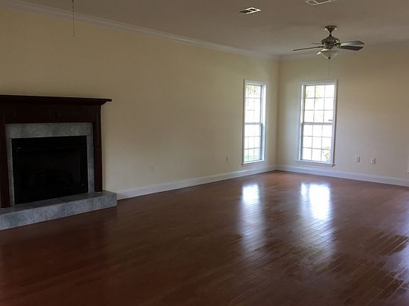 4th image of 3896 Pecan Dr